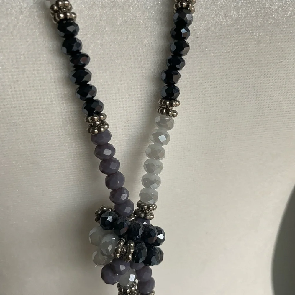 Vera Wang Silver Lariat Necklace with Blue, Grey, and Clear Beads - Picture 3 of 7